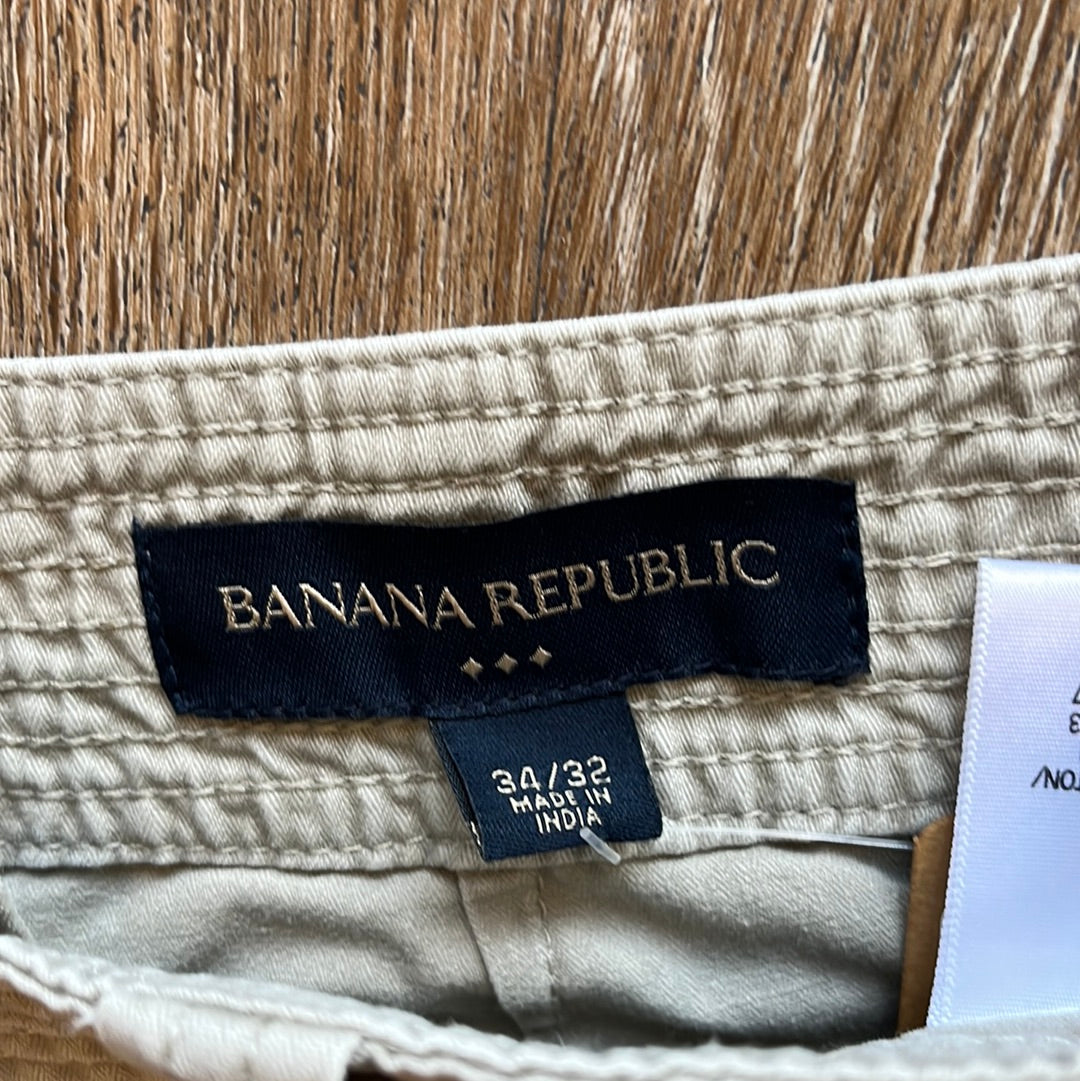 Banana Republic men's beige Y2K cargo pants, 34x32