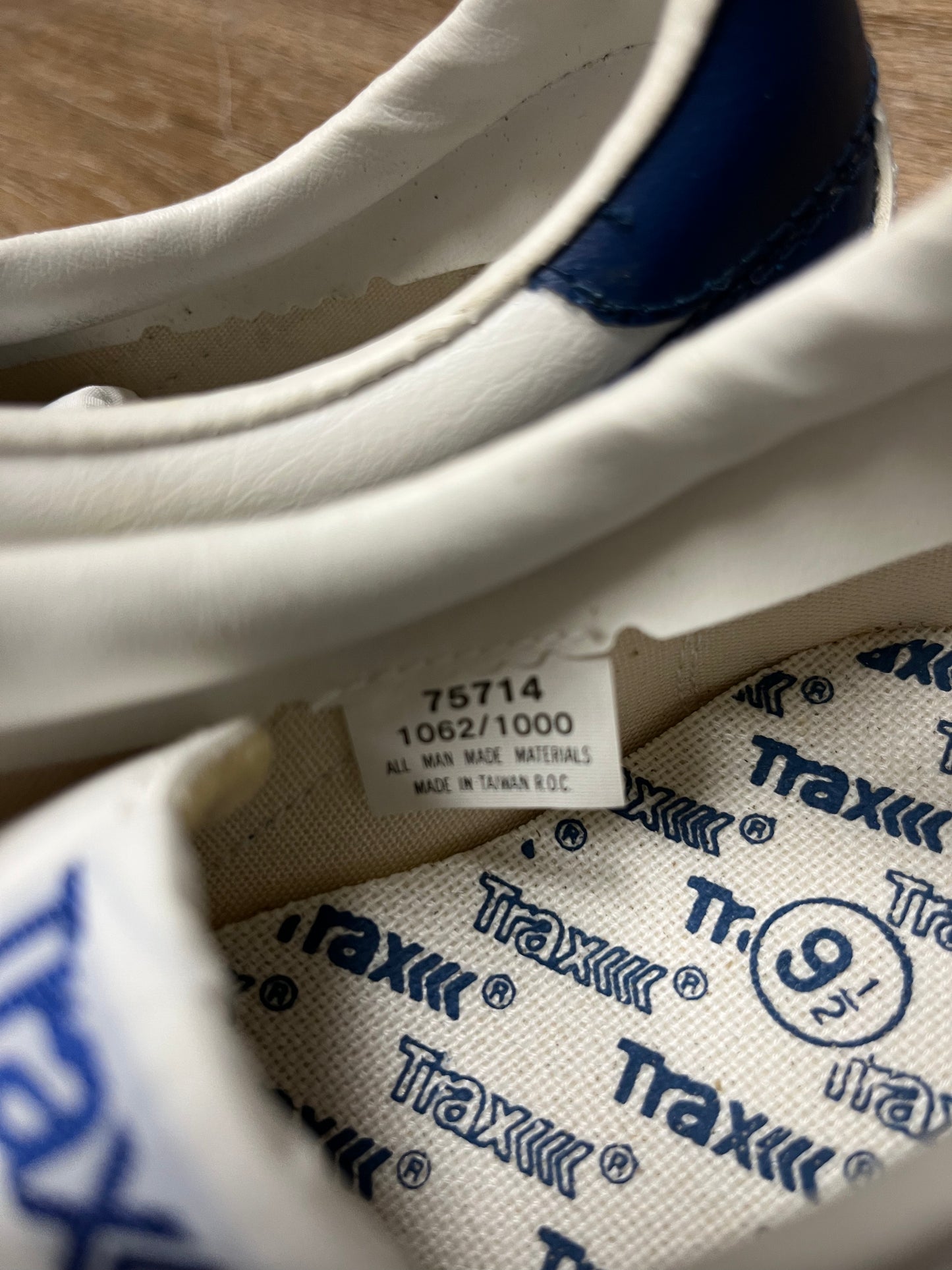 Trax vintage men's K-mart white blue sneakers deadstock NEW, 9.5